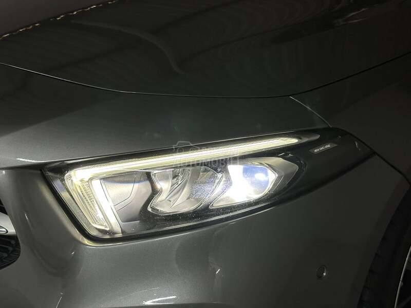 Mercedes Benz A 180 SPORT AUT