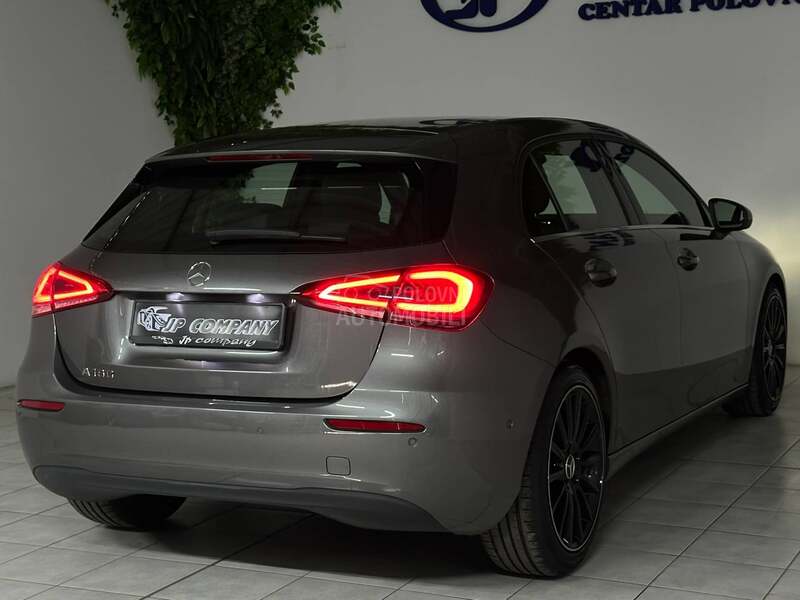 Mercedes Benz A 180 SPORT AUT