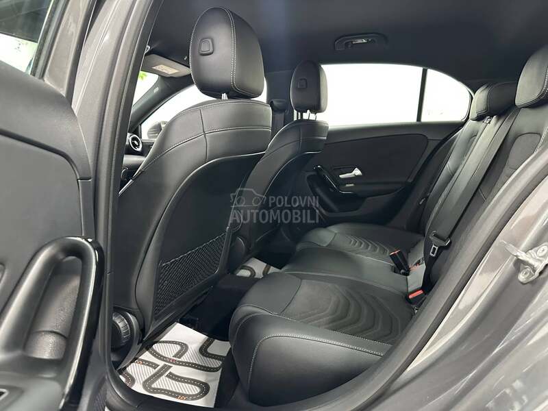 Mercedes Benz A 180 SPORT AUT