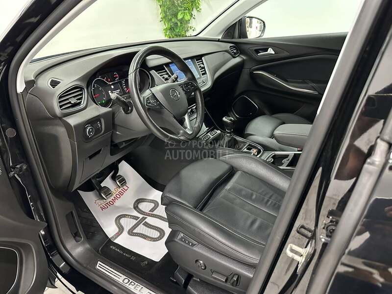 Opel Grandland X 1.2 INNOVATION