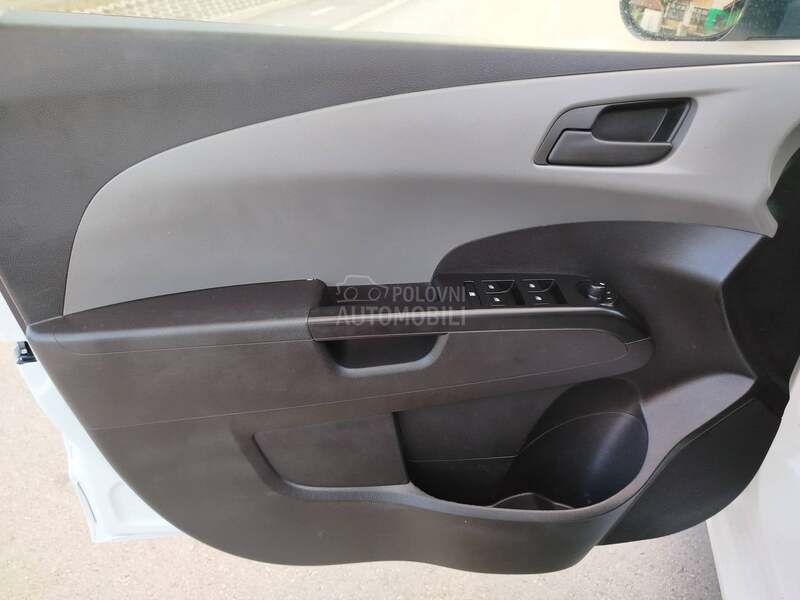 Chevrolet Aveo 1.4i  u.v.o.z  C H