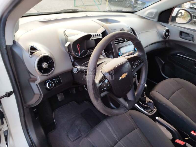 Chevrolet Aveo 1.4i  u.v.o.z  C H