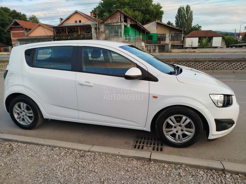 Chevrolet Aveo 1.4i  u.v.o.z  C H