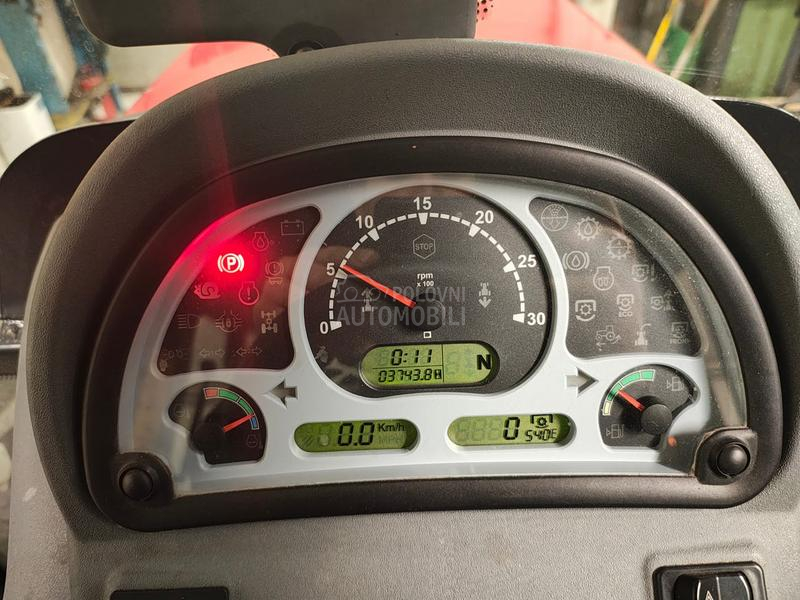 New Holland Masey ferguson 2440