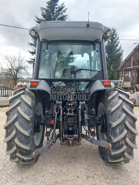 New Holland Masey ferguson 2440