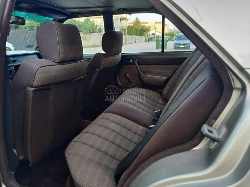 Mercedes Benz 190 