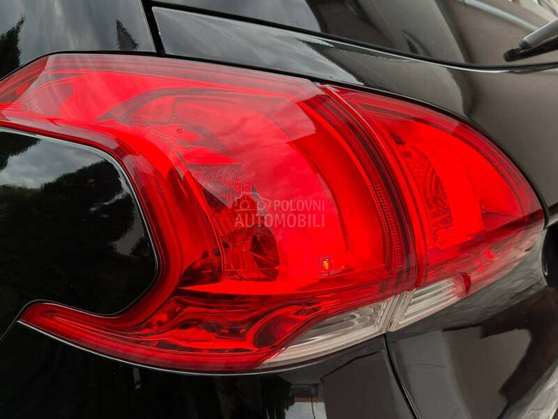 Peugeot 2008 1.6HDI/FELINE-TITANE