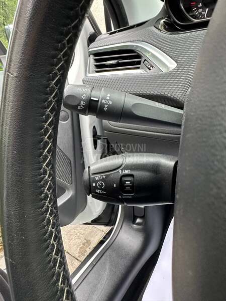 Peugeot 2008 1.6HDI/ALLURE