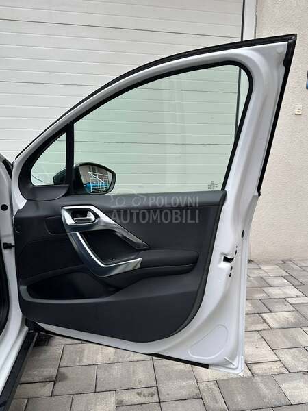 Peugeot 2008 1.6HDI/ALLURE