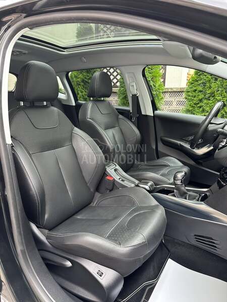 Peugeot 2008 1.6HDI/FELINE-TITANE