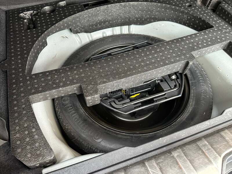 Peugeot 2008 1.6HDI/FELINE-TITANE