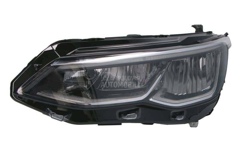 VW Golf 8 Far Elektricni LED