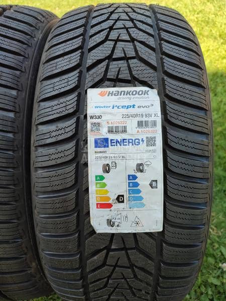 Hankook 225/40 R19 Zimska