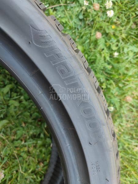 Hankook 225/40 R19 Zimska