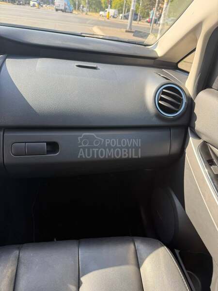 Mazda CX-7 REVOLUTION