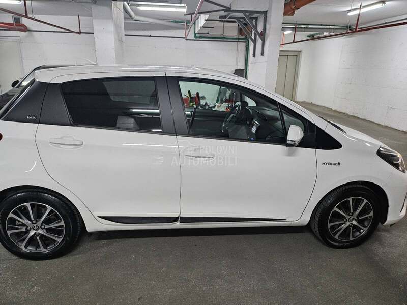 Toyota Yaris 1.5 HIBRID E-CVT SOL