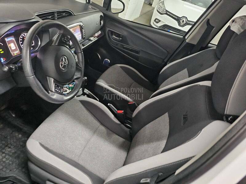 Toyota Yaris 1.5 HIBRID E-CVT SOL