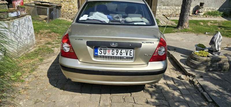 Hyundai Elantra 