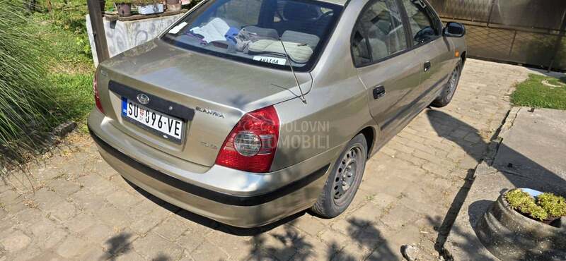 Hyundai Elantra 
