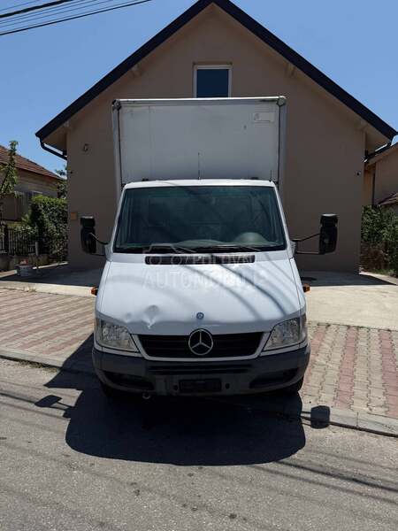 Mercedes Benz Sprinter 