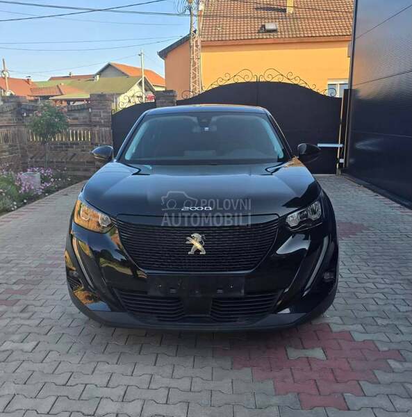 Peugeot 2008 BlueHDI / LED / NAV