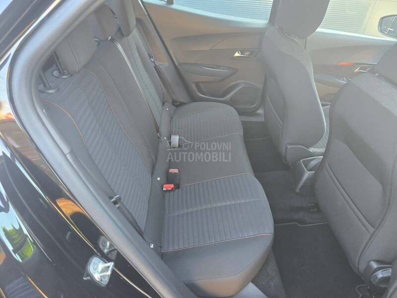 Peugeot 2008 BlueHDI / LED / NAV