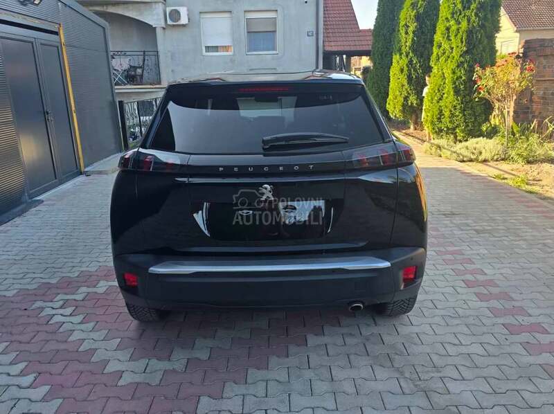 Peugeot 2008 BlueHDI / LED / NAV