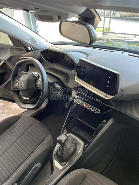 Peugeot 2008 BlueHDI / LED / NAV