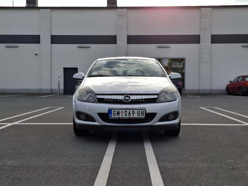 Opel Astra H GTC 1.6 SPORT
