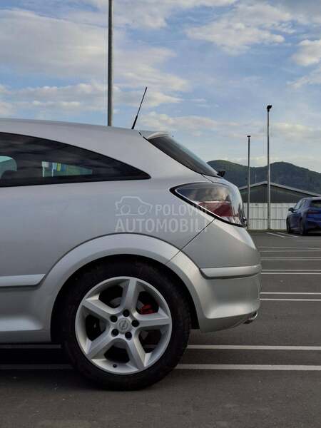 Opel Astra H GTC 1.6 SPORT