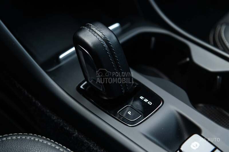 Volvo XC40 AUT/PANO/AWD