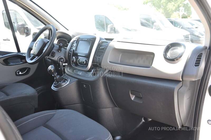 Renault Trafic LONG