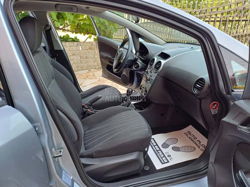 Opel Corsa D 1.4 CH