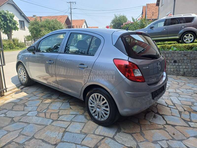 Opel Corsa D 1.4 CH