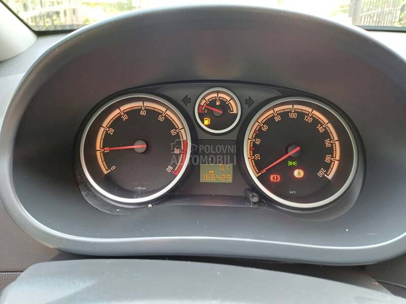 Opel Corsa D 1.4 CH