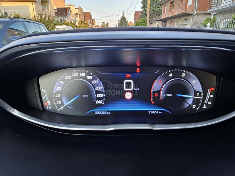 Peugeot 3008 1.6HDI ALLURE