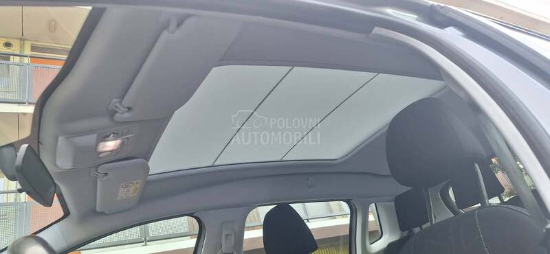Peugeot 2008 1.2i