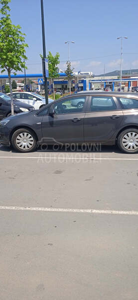 Opel Astra J 
