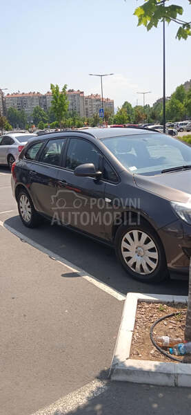 Opel Astra J 