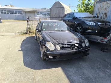 Mercedes Benz E Klasa -  kompletan auto u delovima