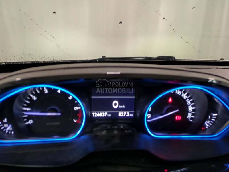 Peugeot 2008 .1.2.ALLURE