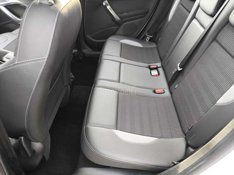 Peugeot 2008 .1.2.ALLURE