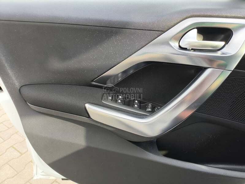 Peugeot 2008 .1.2.ALLURE