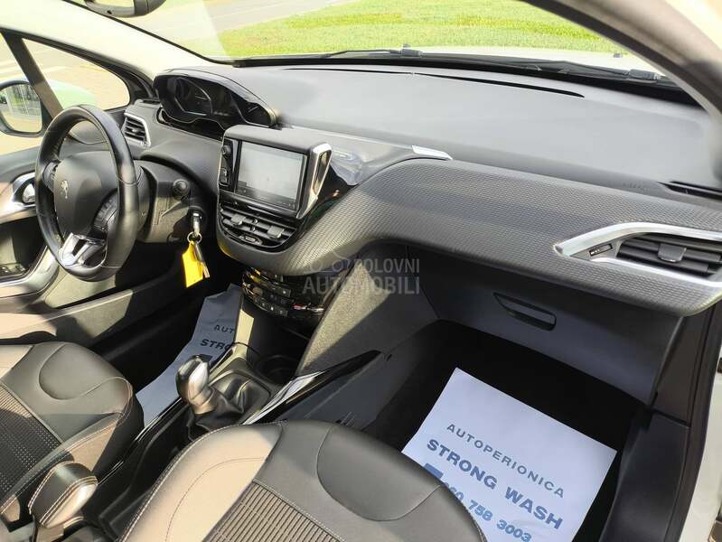 Peugeot 2008 .1.2.ALLURE