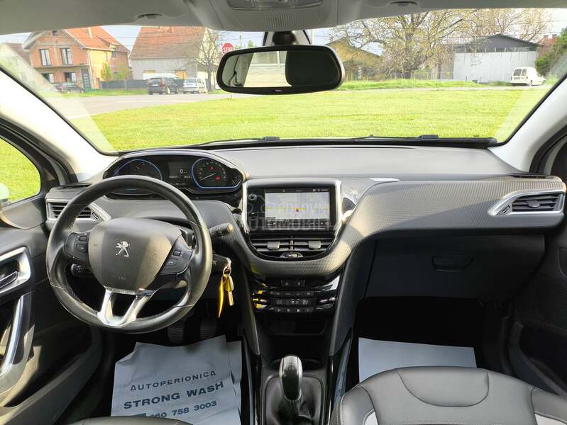 Peugeot 2008 .1.2.ALLURE