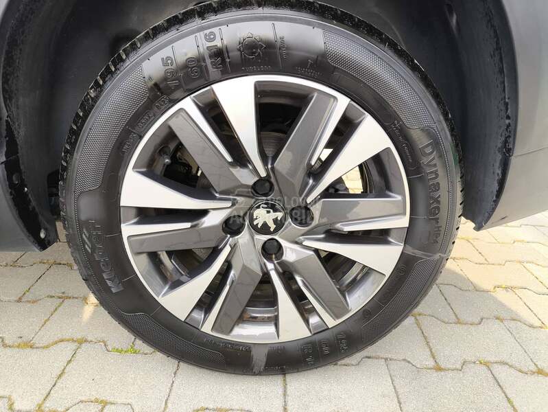 Peugeot 2008 .1.2.ALLURE