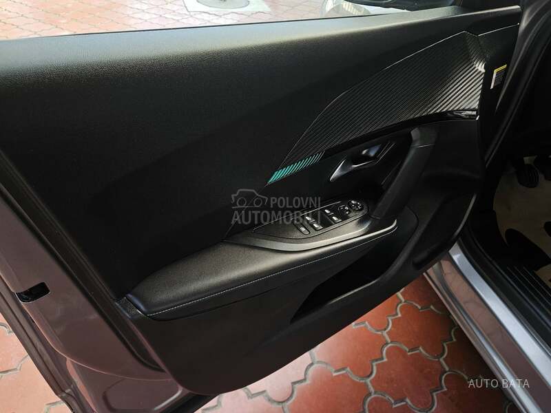 Peugeot 2008 ALLURE/LED/KAMERA