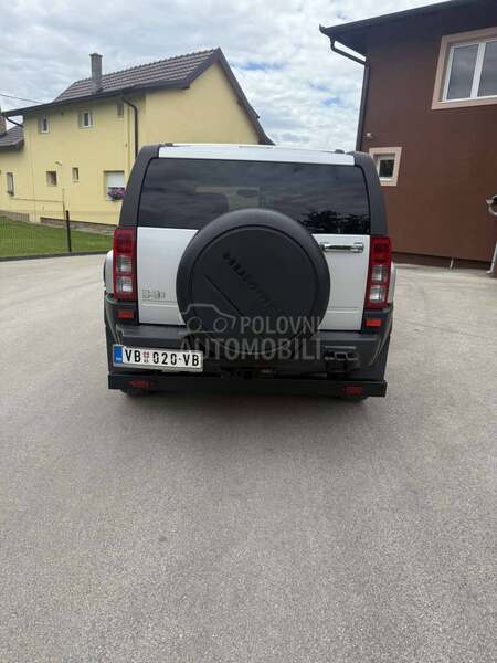 Hummer H3 