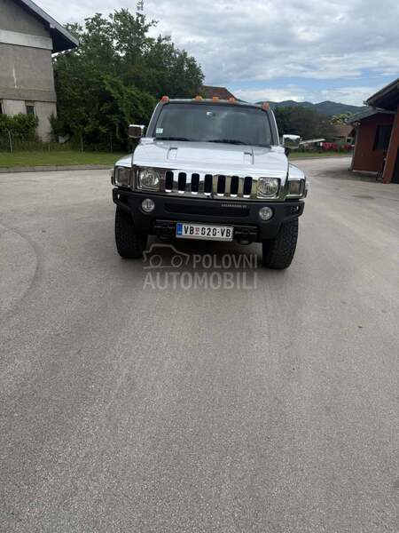 Hummer H3 