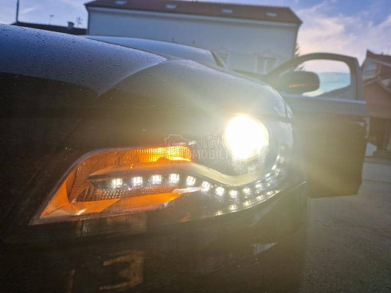Audi A4 2.0TDI KUKA/LED